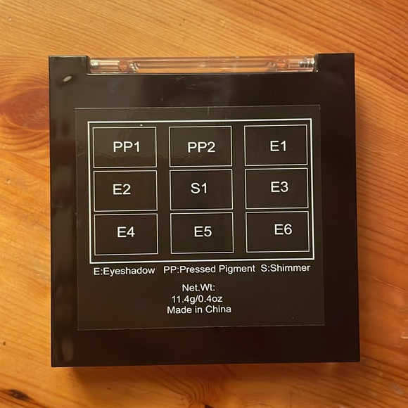 Eyeshadows - Picture 5 of 5